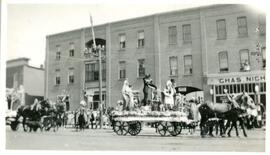 Unnamed float in parade