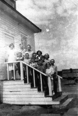 Indian Creek Students on steps of school