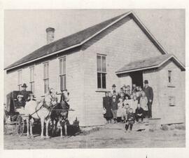 Teacher and students of Newberry School, 1908-1909