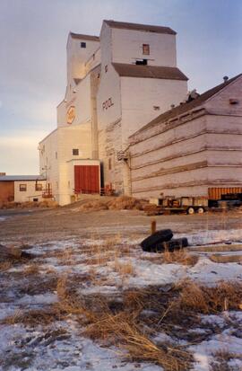 Sask Wheat Pool elevator complex at North Rosetown