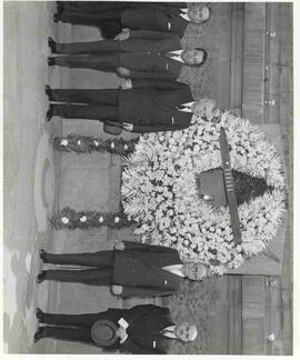 Wreath in front of Mexican Independence Monument