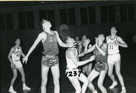 University of Saskatchewan Huskies Men's Basketball Team - Action