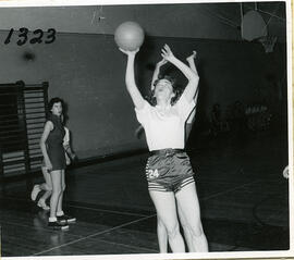 University of Saskatchewan Huskiettes Basketball Team - Action