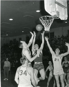 University of Saskatchewan Huskies Men's Basketball Team - Action