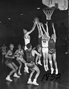 University of Saskatchewan Huskies Men's Basketball Team - Action