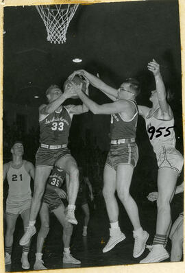 University of Saskatchewan Huskies Men's Basketball Team - Action