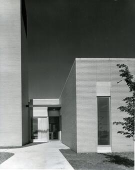 Western College of Veterinary Medicine Building - Exterior